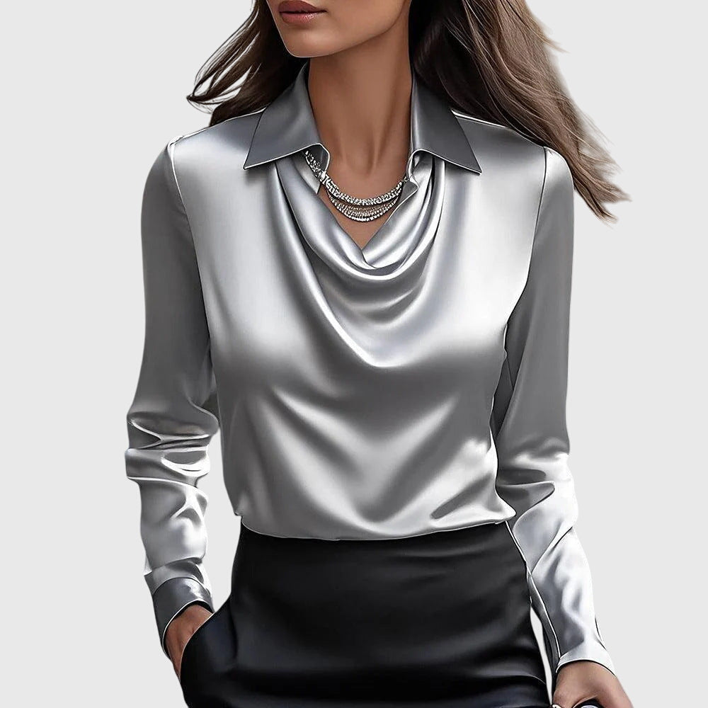 Gleura | Bluse mit Luxuriösem Glanz und Plissiertem Halsausschnitt