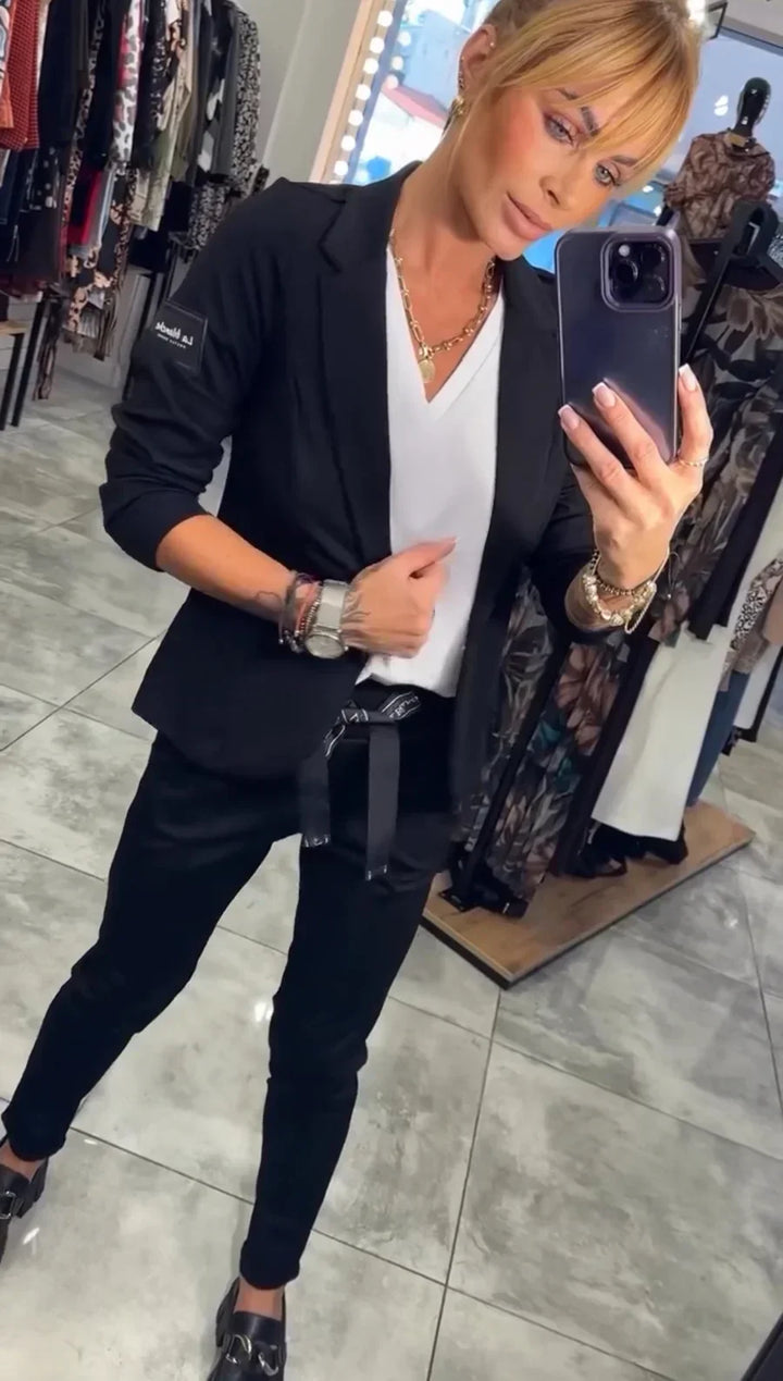 Zyora | Maßgeschneidertes Set mit Weichem Blazer und Lässigen Jogginghosen