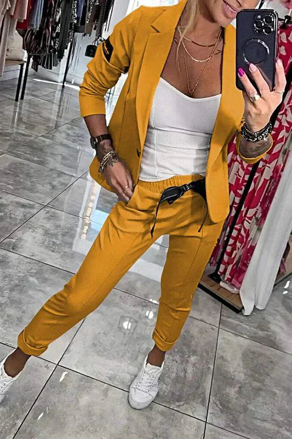Zyora | Maßgeschneidertes Set mit Weichem Blazer und Lässigen Jogginghosen