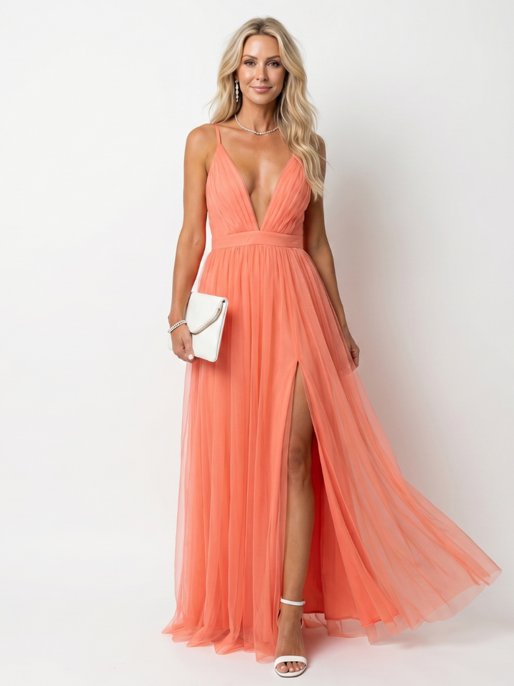 Tia | Maxi-Kleid mit tiefem V-Ausschnitt und Falten
