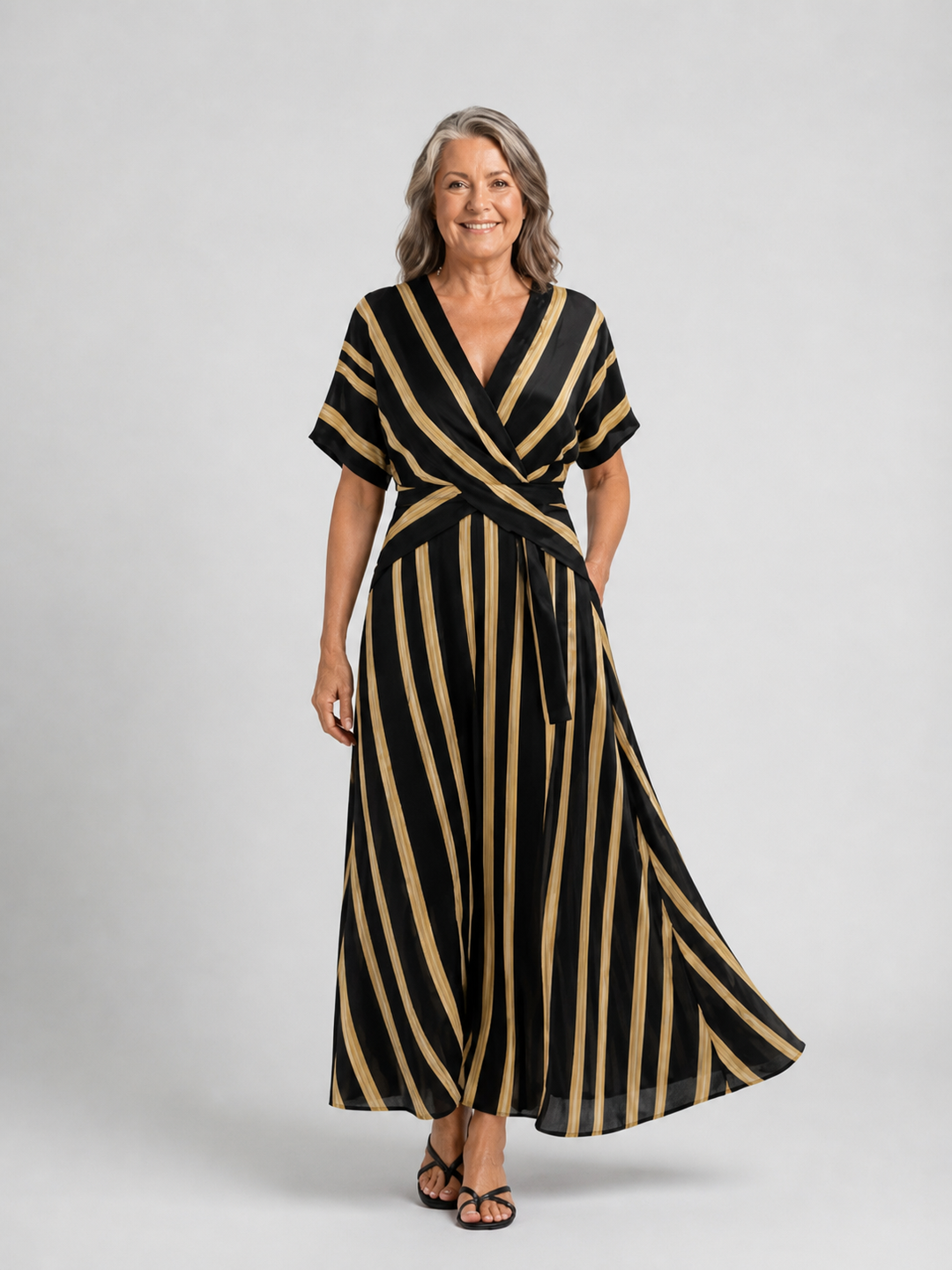 Lina | Kurzarm V-Ausschnitt Gestreiftes Wickel-Midi-Kleid