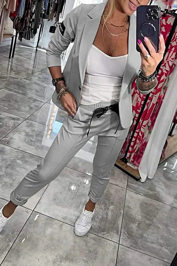 Zyora | Maßgeschneidertes Set mit Weichem Blazer und Lässigen Jogginghosen