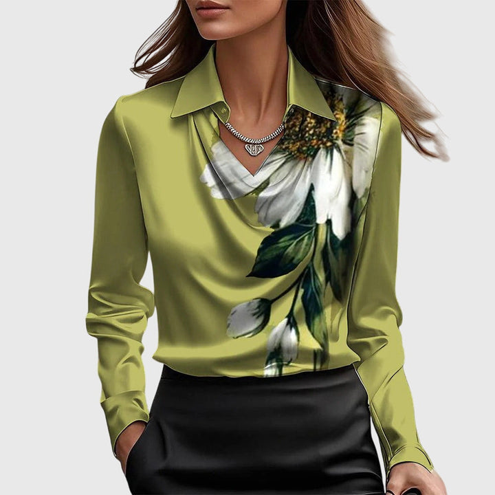 Gleura | Bluse mit Luxuriösem Glanz und Plissiertem Halsausschnitt