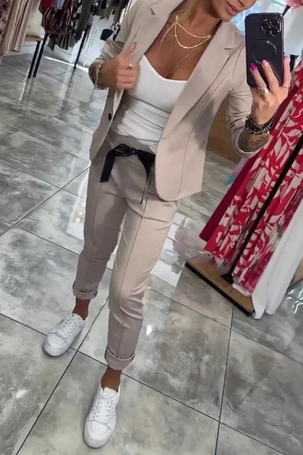 Zyora | Maßgeschneidertes Set mit Weichem Blazer und Lässigen Jogginghosen